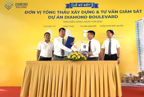 Lễ ký kết đơn vị tư vấn giám sát Tín Minh và chủ đầu tư dự án Diamond Boulevard